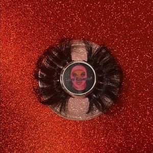 25mm lashes named Pu$$y Fairy